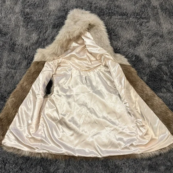 a new day Faux Fur Vest in Brown and Cream - Picture 5 of 10